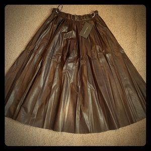 Brown pleated skirt